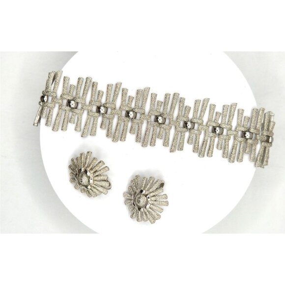 Rare Crown Trifari Brutalist Set Bracelet & Earrings Silvertone Signed 1960s - Picture 5 of 6